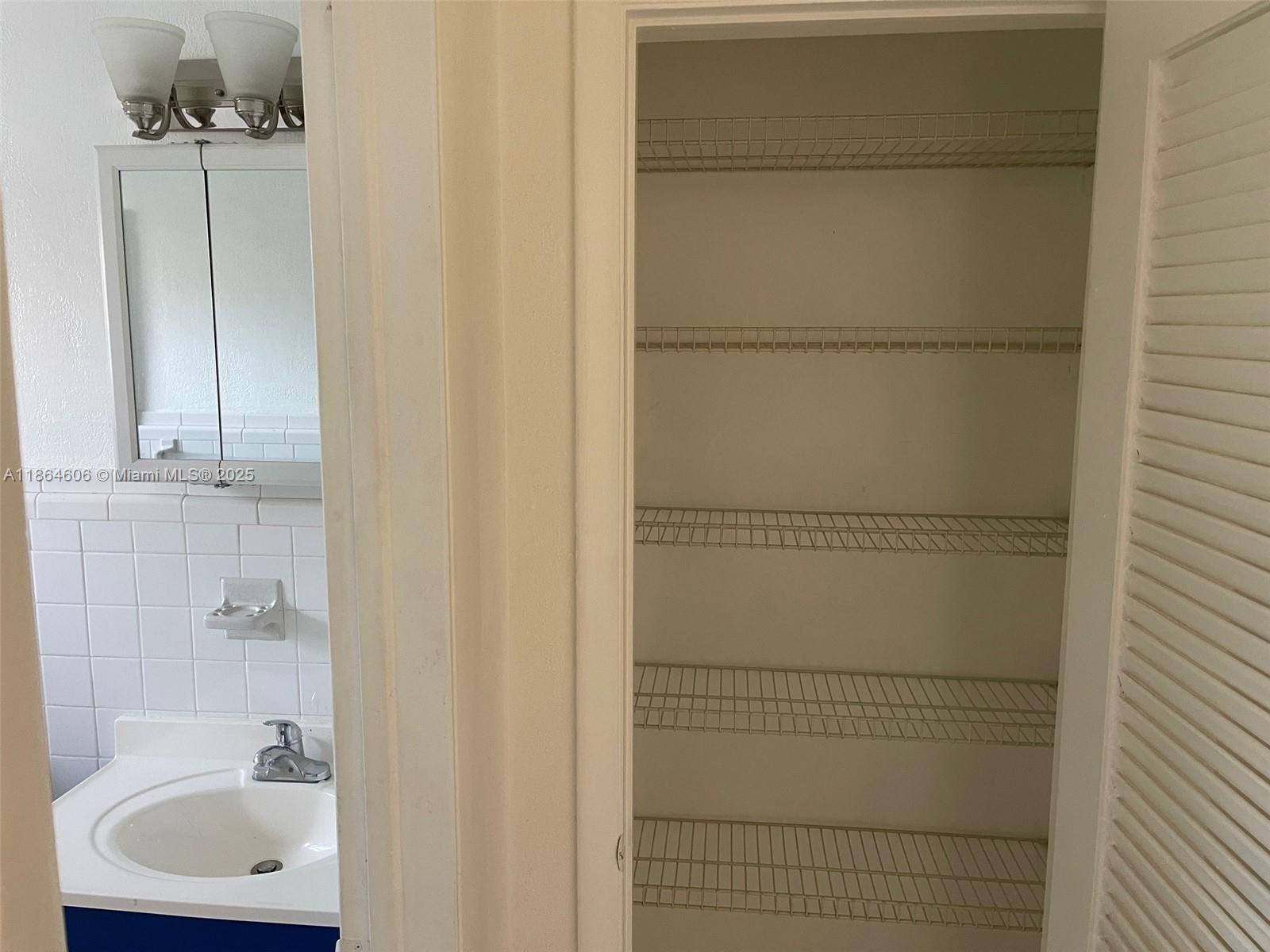 HOLLYWOOD BEACH HEIGHTS S - Residential Lease