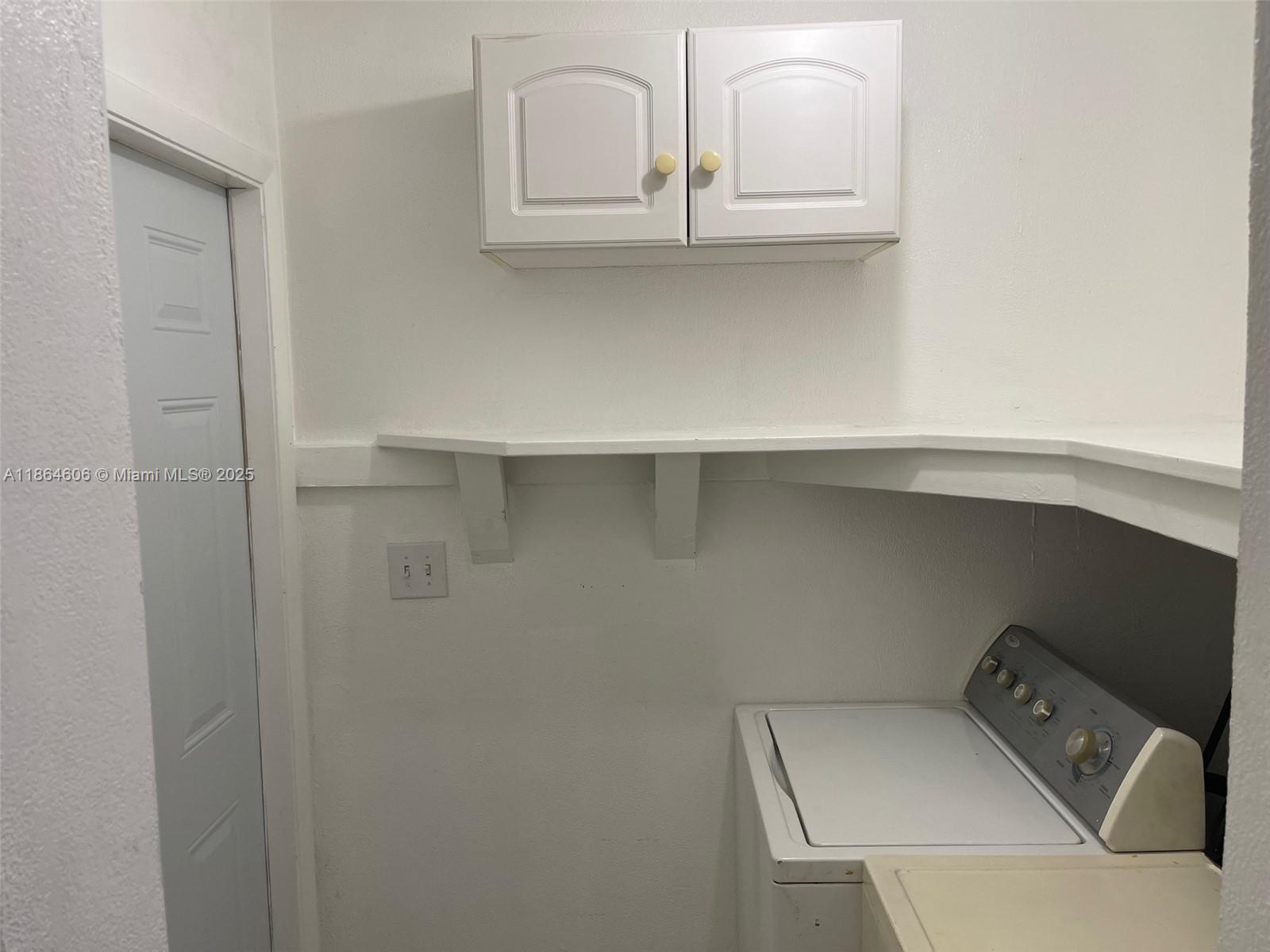 HOLLYWOOD BEACH HEIGHTS S - Residential Lease