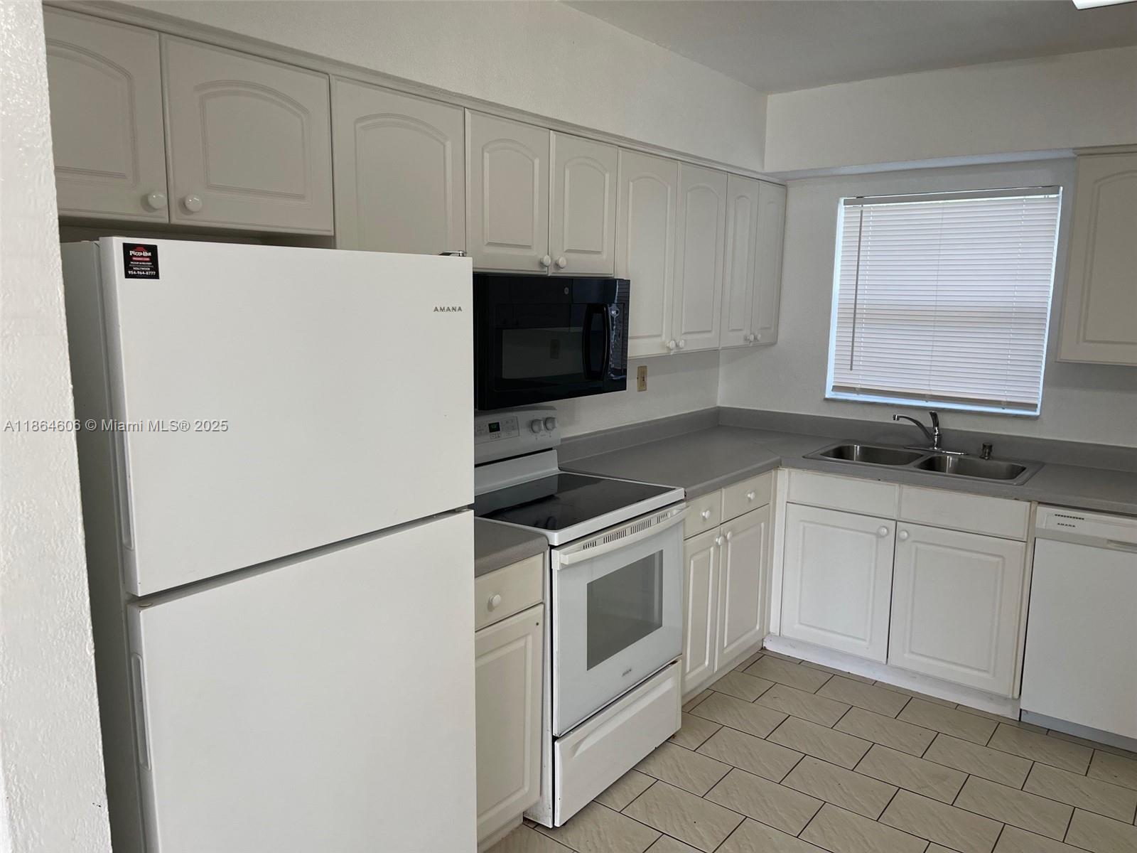 HOLLYWOOD BEACH HEIGHTS S - Residential Lease