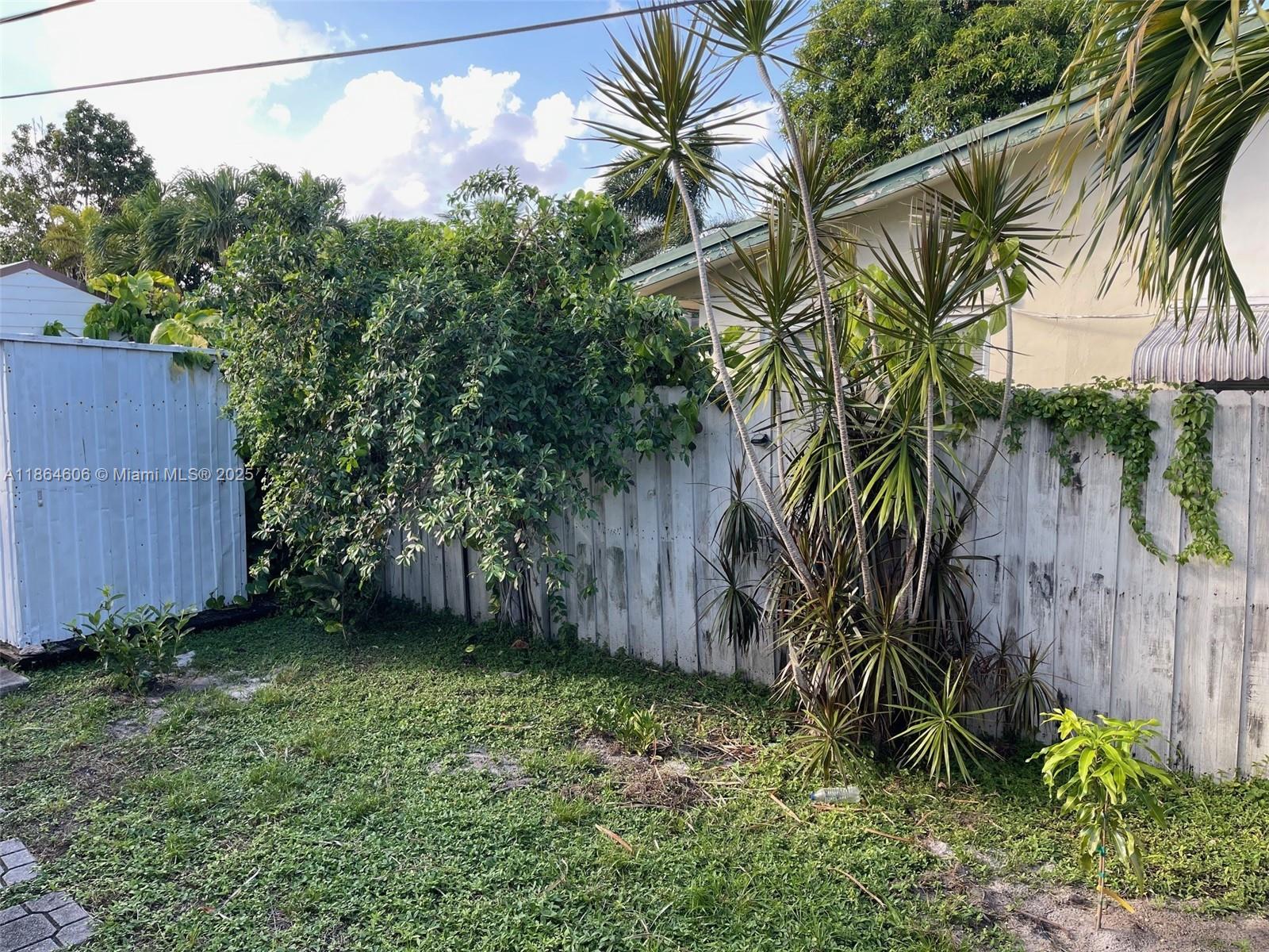 HOLLYWOOD BEACH HEIGHTS S - Residential Lease