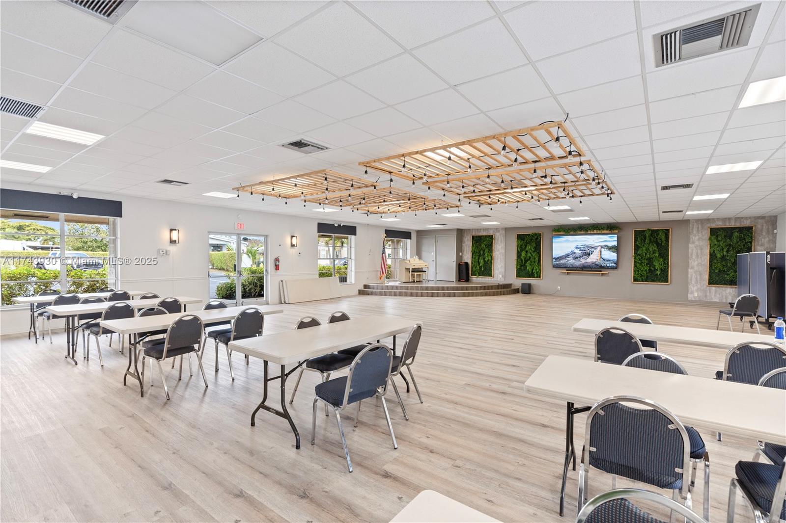 HIGHLAND MEADOWS ESTATES - Residential