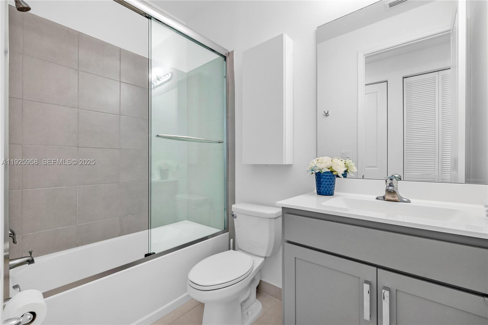 CRYSTAL LAKE 1ST SEC - Residential