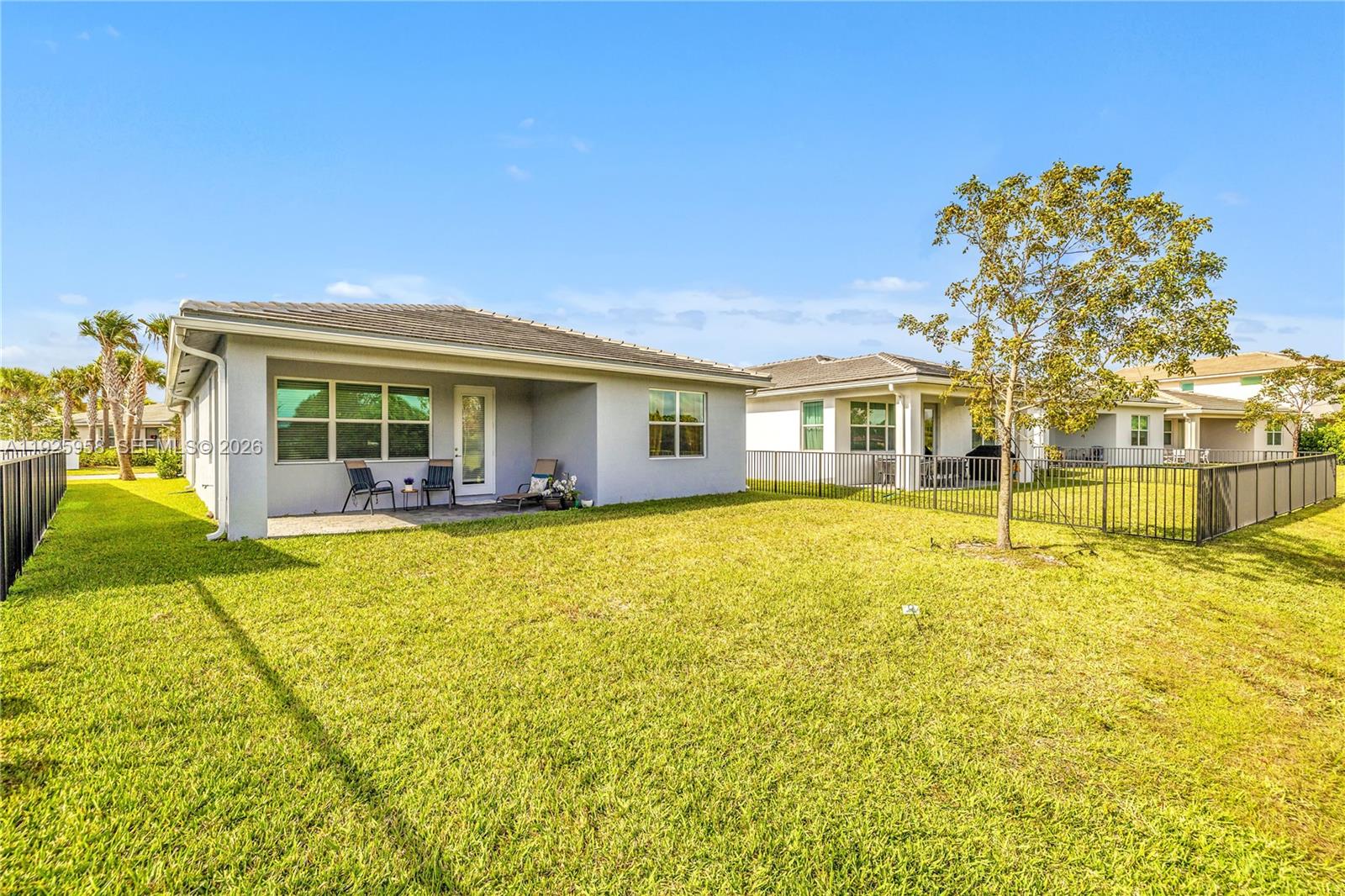 CRYSTAL LAKE 1ST SEC - Residential