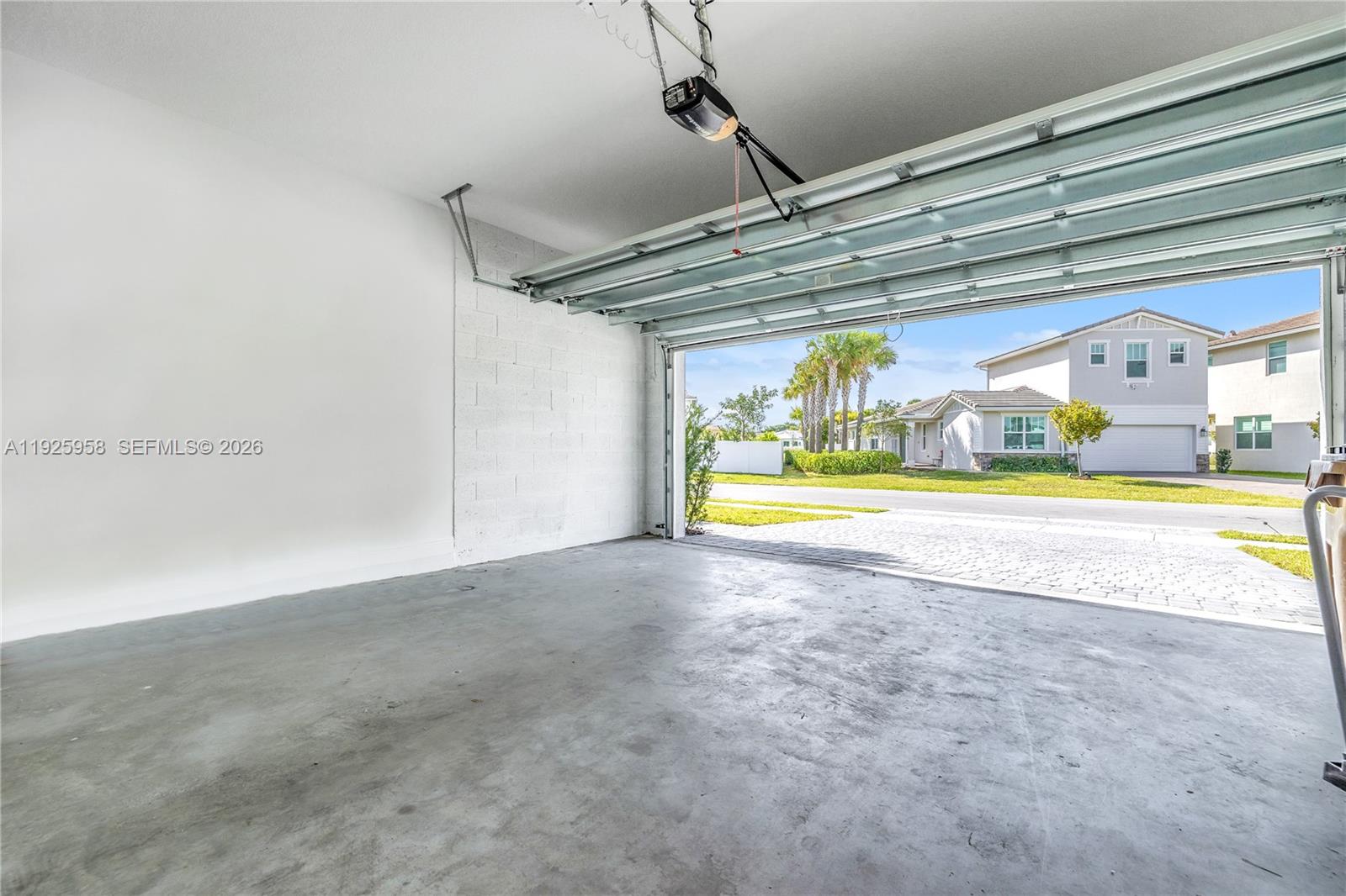 CRYSTAL LAKE 1ST SEC - Residential