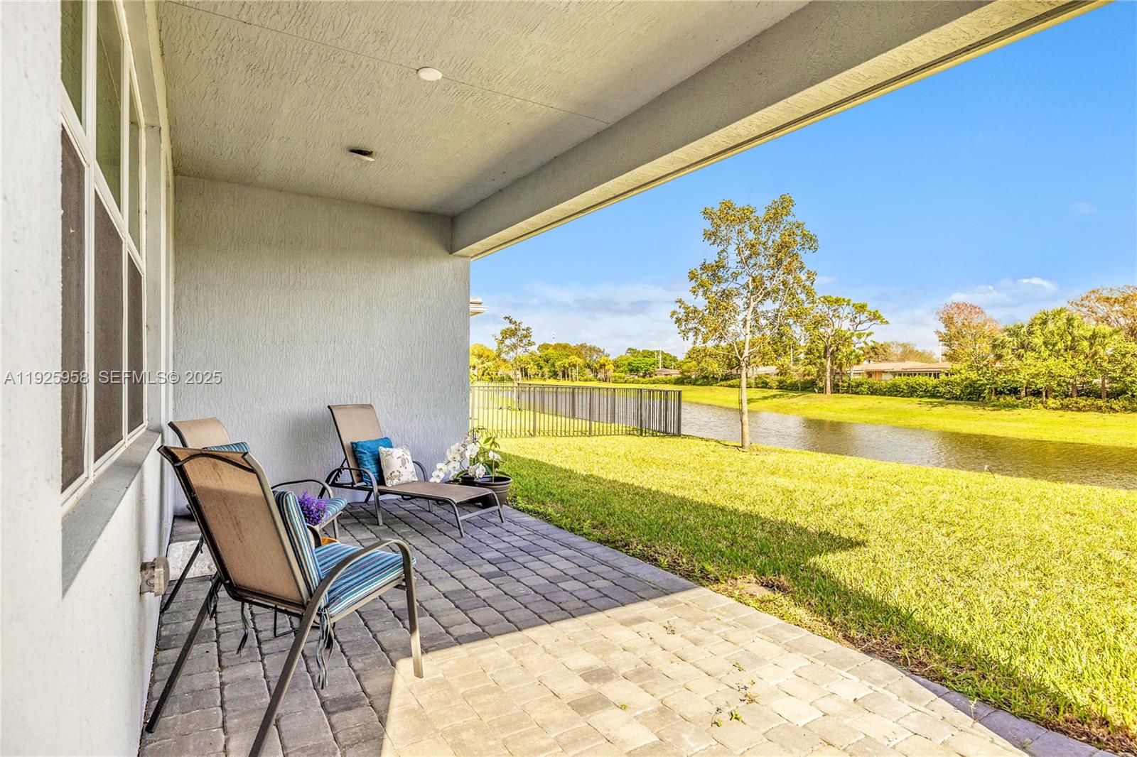 CRYSTAL LAKE 1ST SEC - Residential