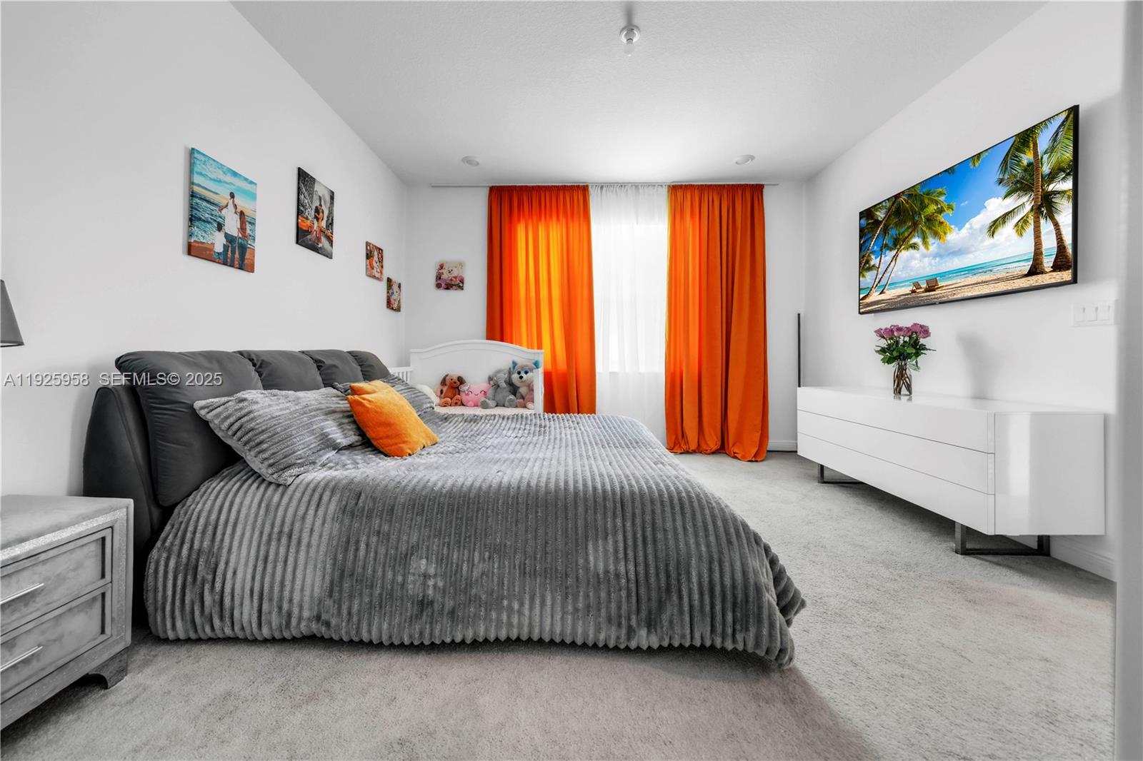 CRYSTAL LAKE 1ST SEC - Residential