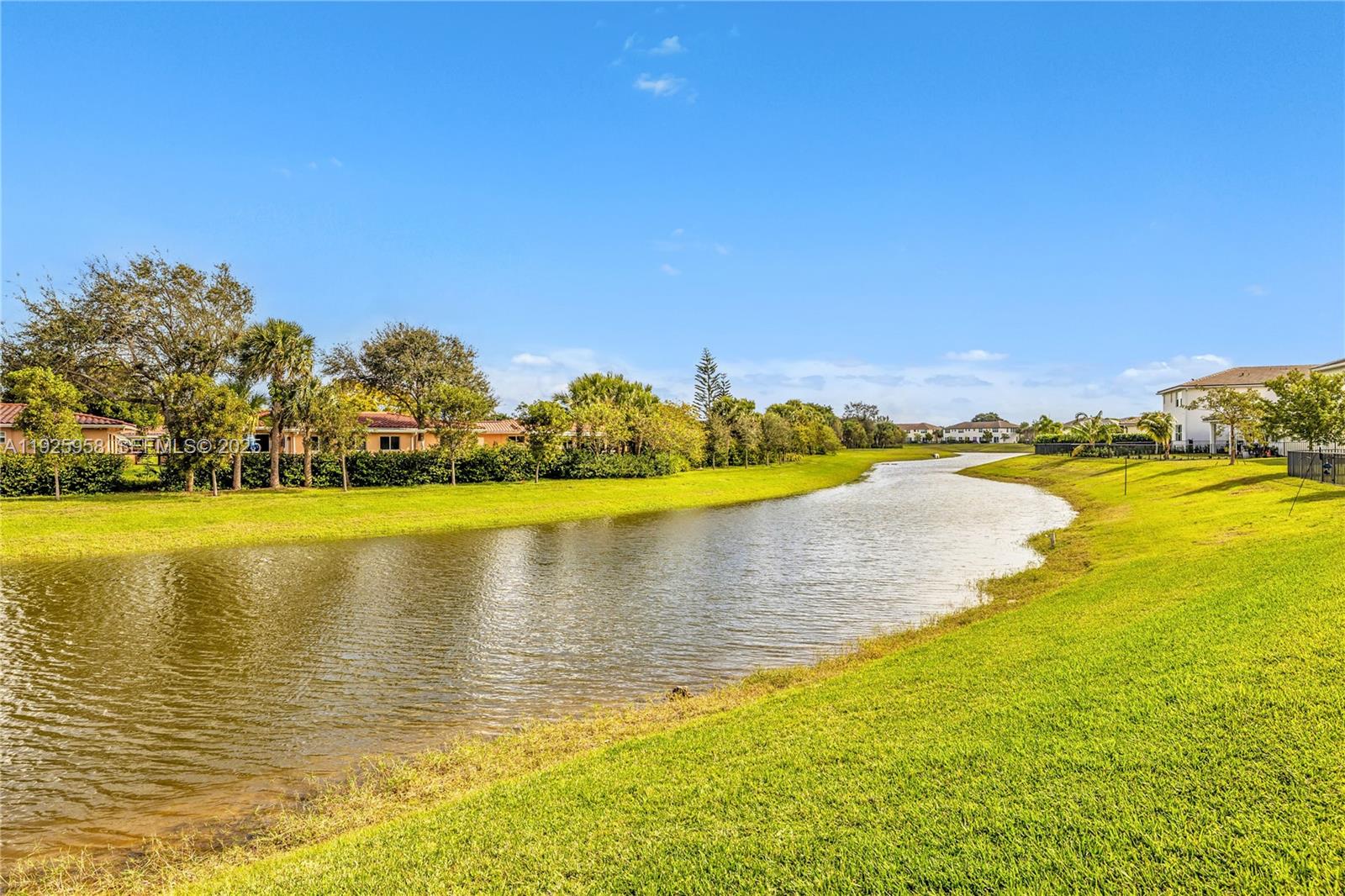 CRYSTAL LAKE 1ST SEC - Residential