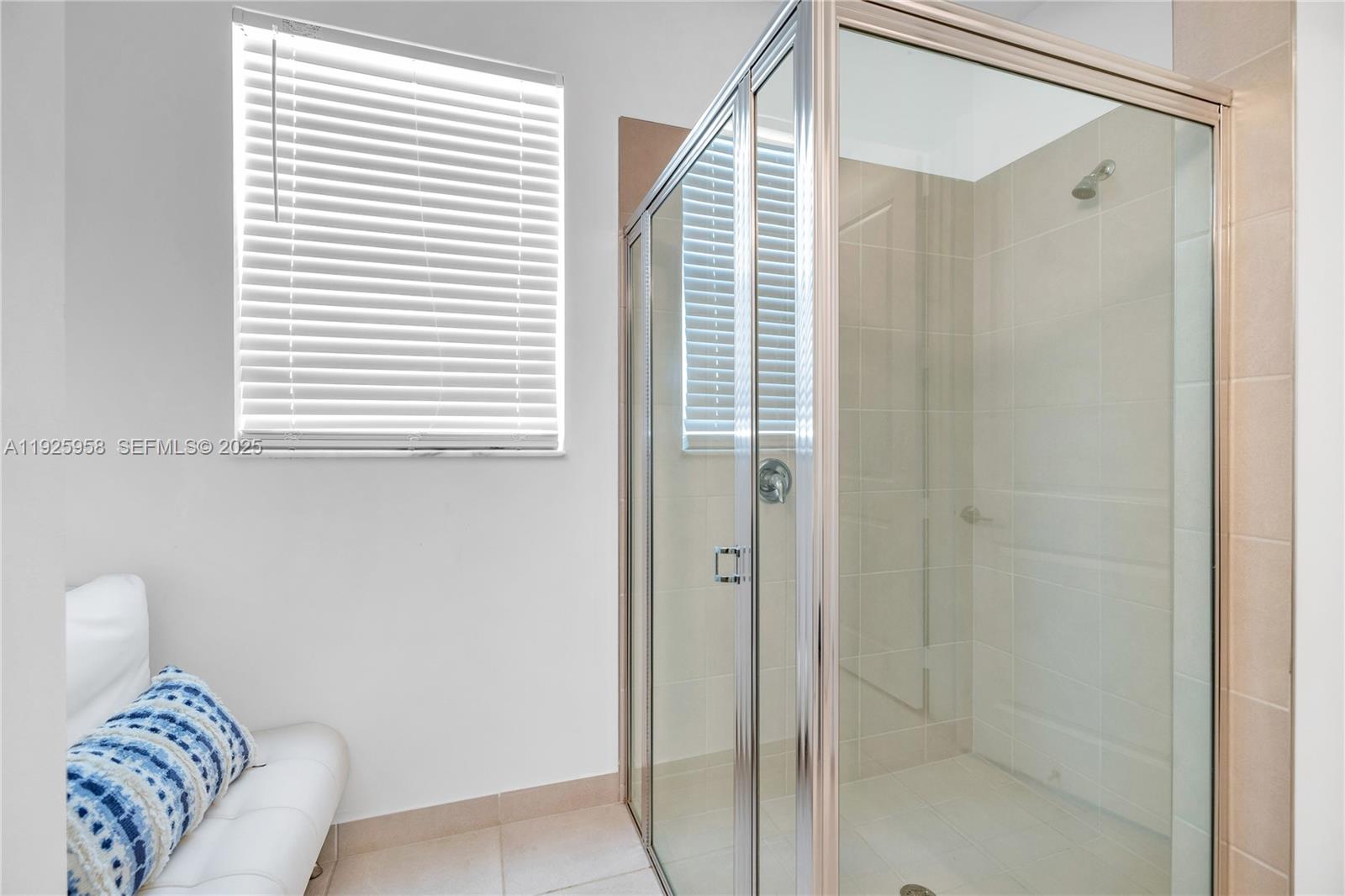 CRYSTAL LAKE 1ST SEC - Residential