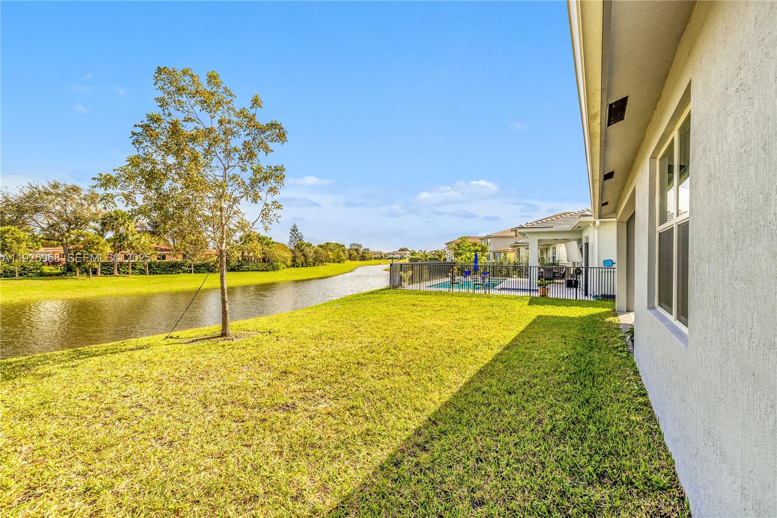 CRYSTAL LAKE 1ST SEC - Residential