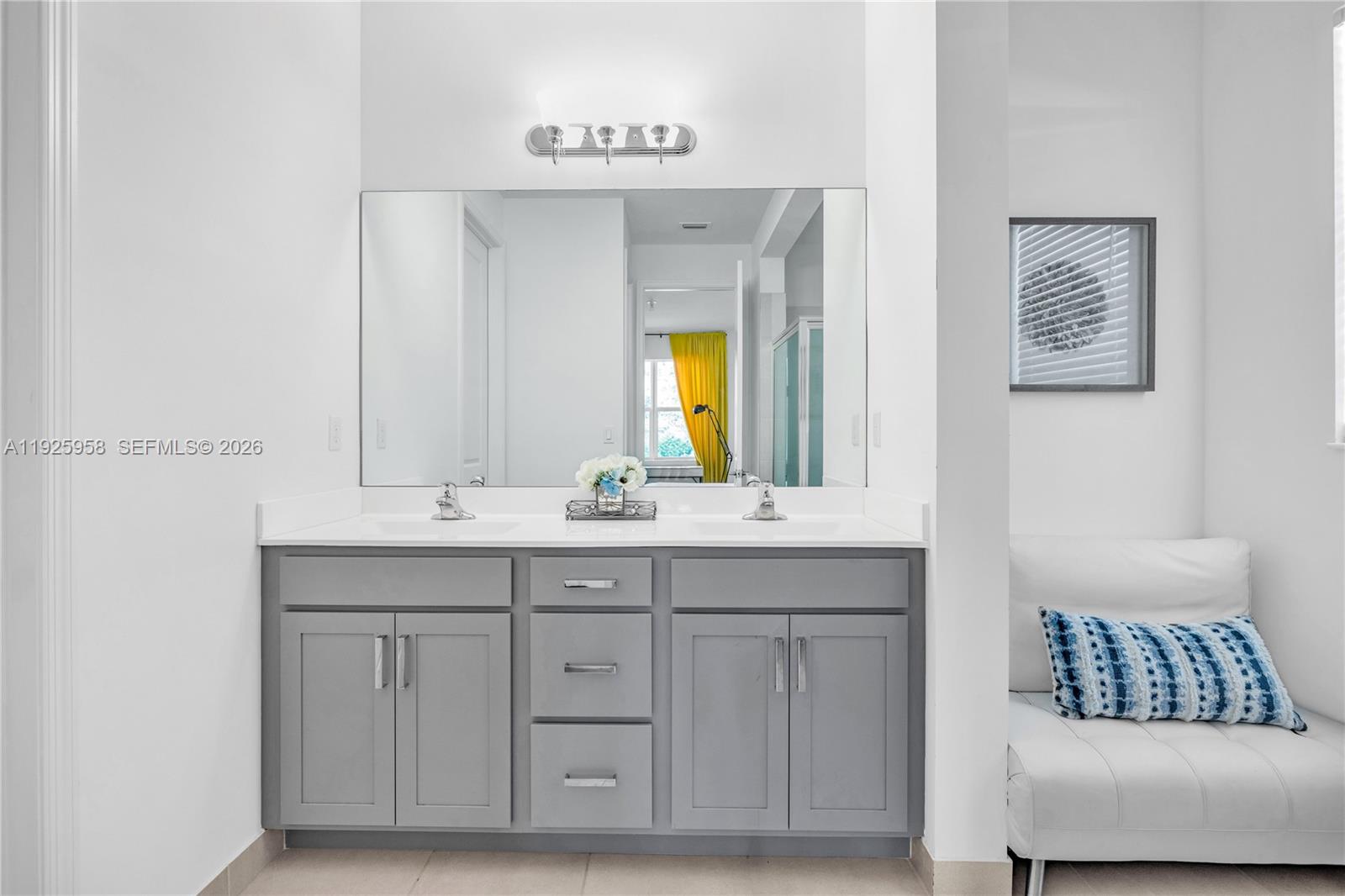 CRYSTAL LAKE 1ST SEC - Residential