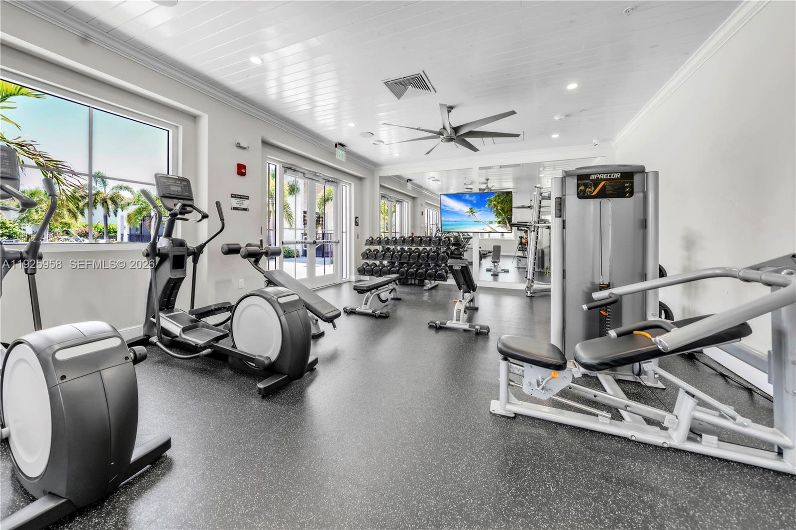 CRYSTAL LAKE 1ST SEC - Residential