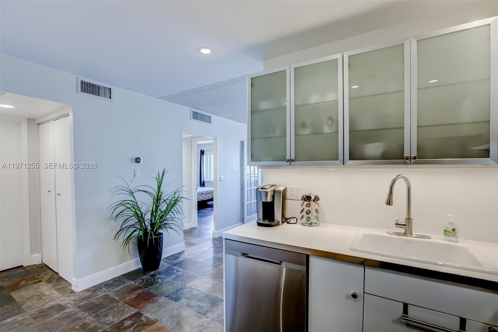 401 Golden Isles Dr 1101