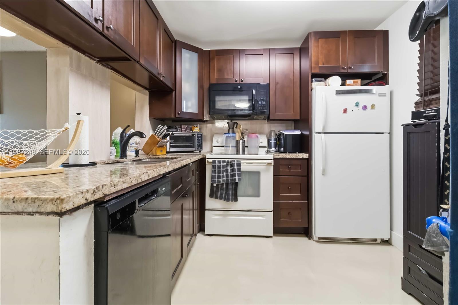 VILLAGE SQUARE CONDO - Residential