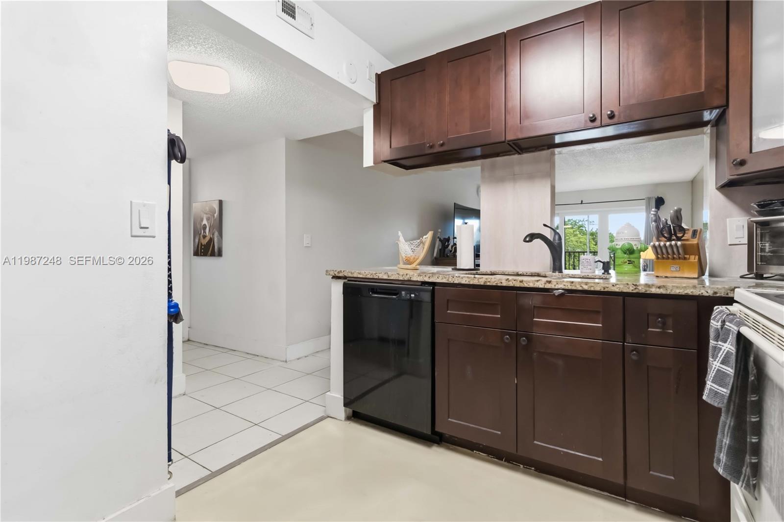 VILLAGE SQUARE CONDO - Residential