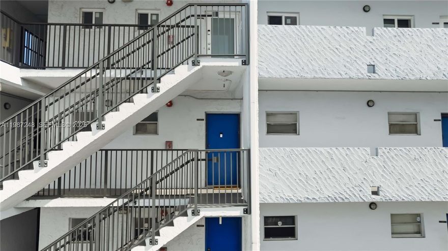 Beautifully maintained condo in the heart of Plantation! This spacious unit offers an open living and dining area, a bright kitchen with plenty of storage, and a private balcony perfect for relaxing. Enjoy a large bedroom, ample closets, and in-unit washer/dryer convenience. The community features a sparkling pool, lush landscaping, and easy access to shopping, dining, schools, and major highways. Perfect for first-time buyers or investors - don’t miss this opportunity!