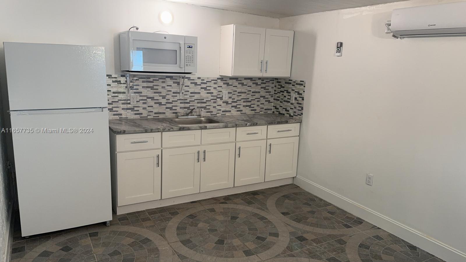 LESLIE ESTATES SEC 15 - Residential Lease