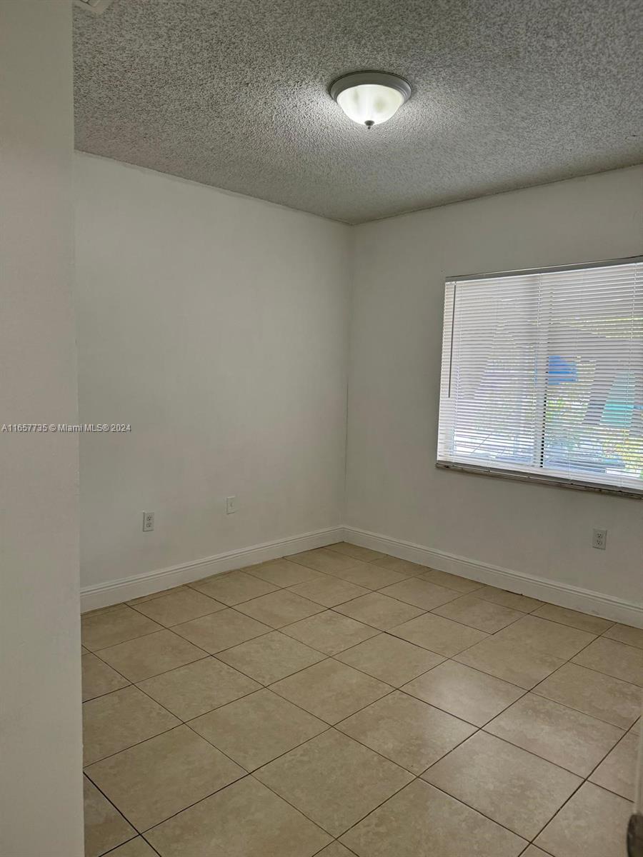 LESLIE ESTATES SEC 15 - Residential Lease