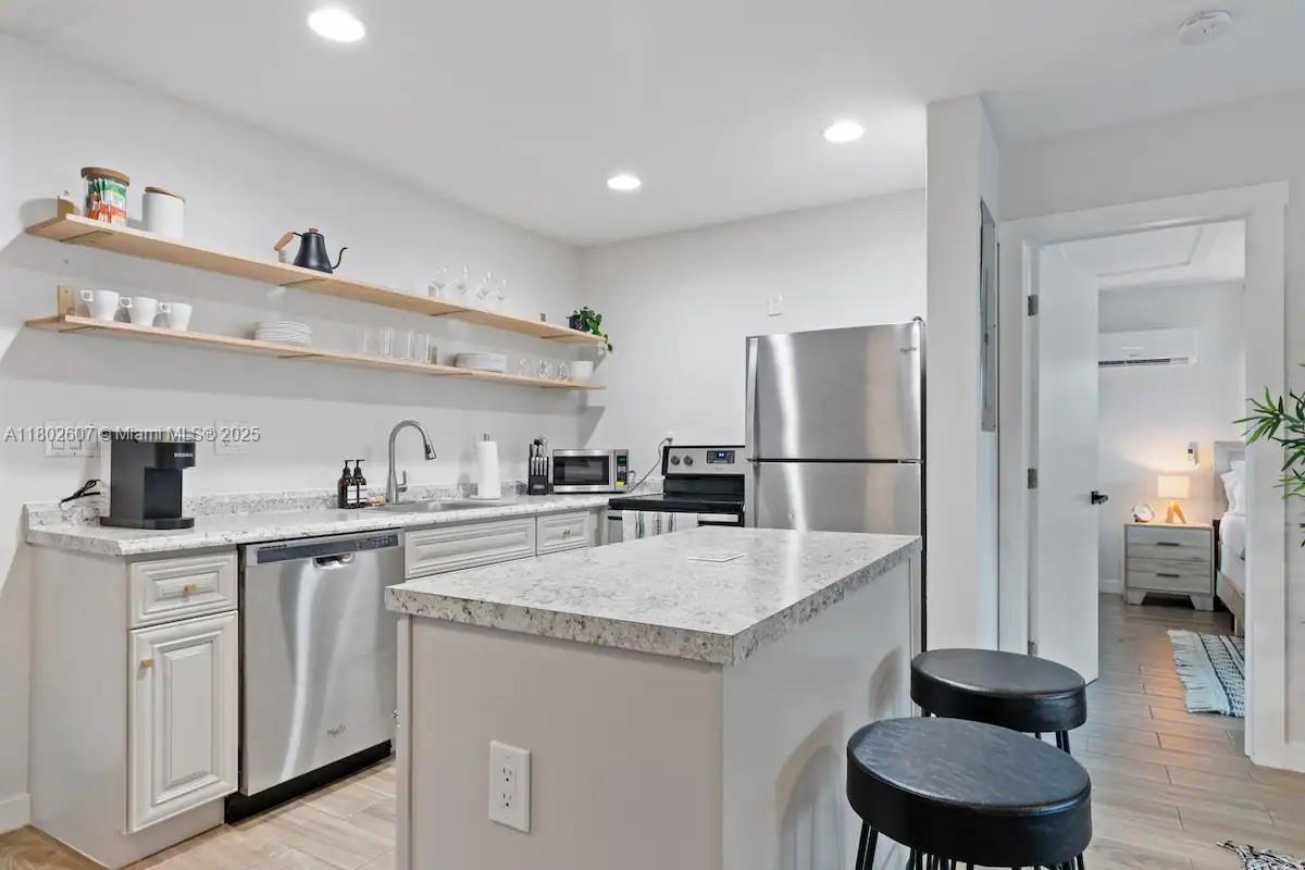 300 SW 23rd St 2
