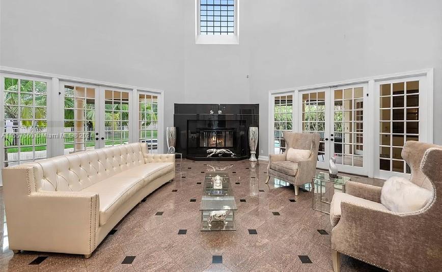 1860 Merion Ln