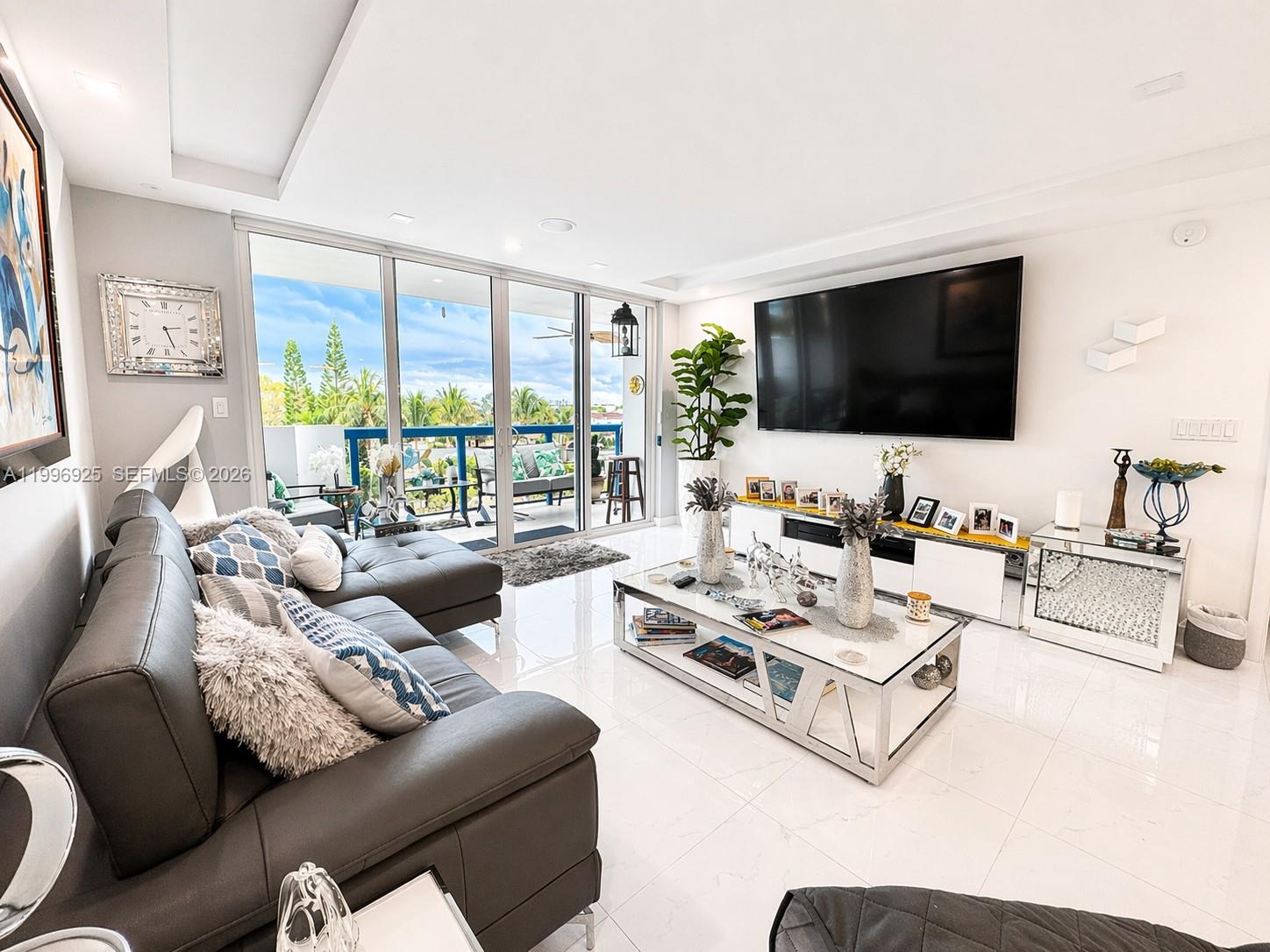 THE PALMS CONDO - Residential Lease