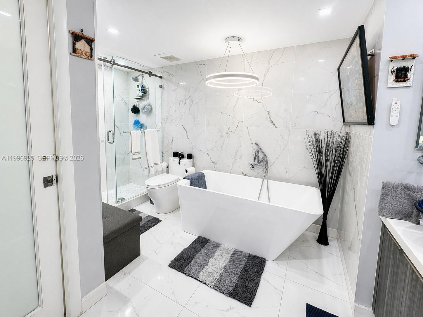 THE PALMS CONDO - Residential Lease