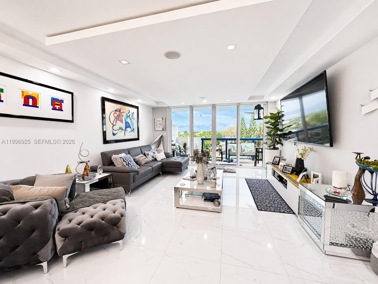 THE PALMS CONDO - Residential Lease