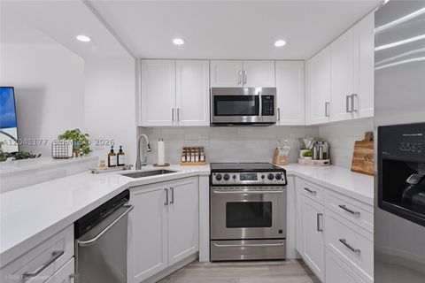 Tiny photo for 10137 SW 77th Ct, Miami, FL 33156 (MLS # A12041177)