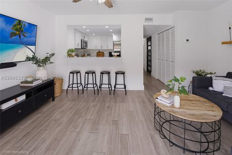 Tiny photo for 10137 SW 77th Ct, Miami, FL 33156 (MLS # A12041177)