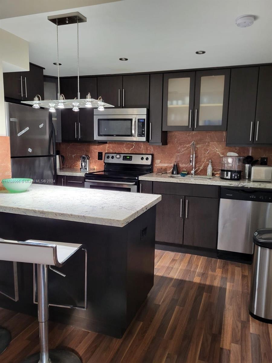 Property for Sale at 1340 Lincoln Rd 804, Miami Beach, Miami-Dade County, Florida - Bedrooms: 1 
Bathrooms: 1  - $359,000