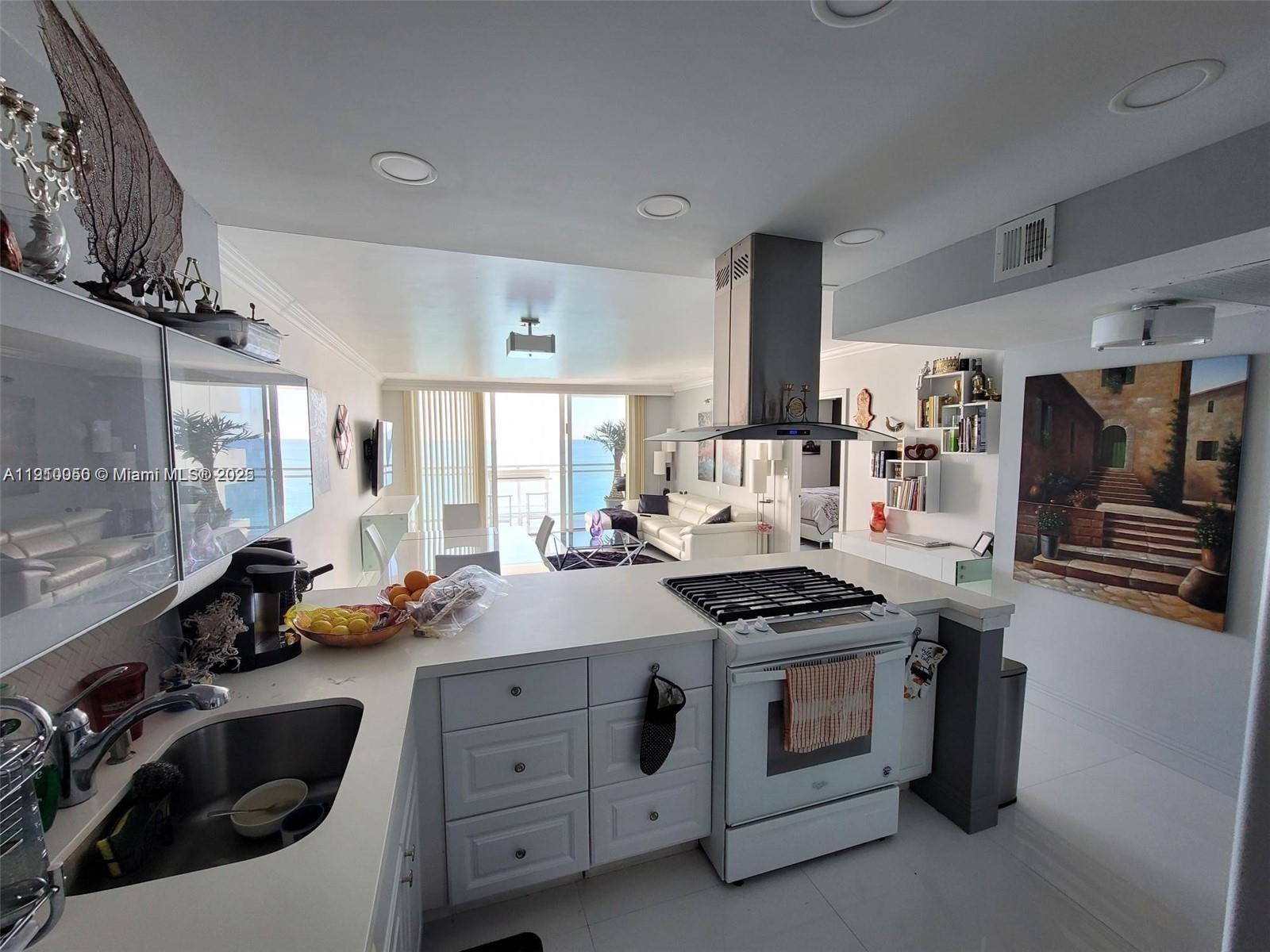 PARKER PLAZA CONDO ESTATE - Residential Lease