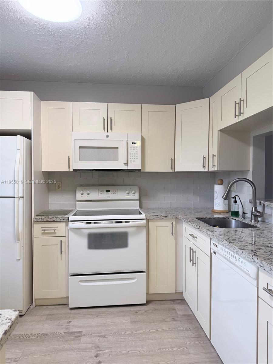 COLONY POINT 6 CONDO - Residential