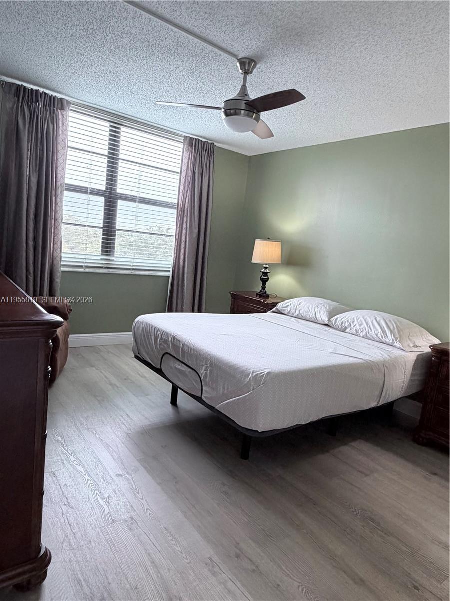 COLONY POINT 6 CONDO - Residential