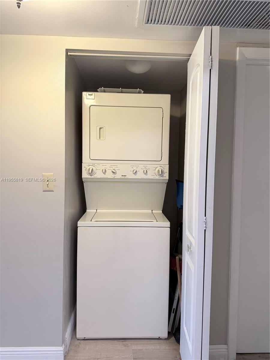 COLONY POINT 6 CONDO - Residential