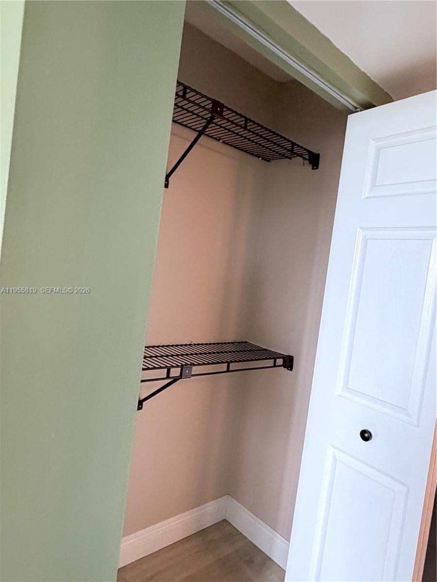 COLONY POINT 6 CONDO - Residential