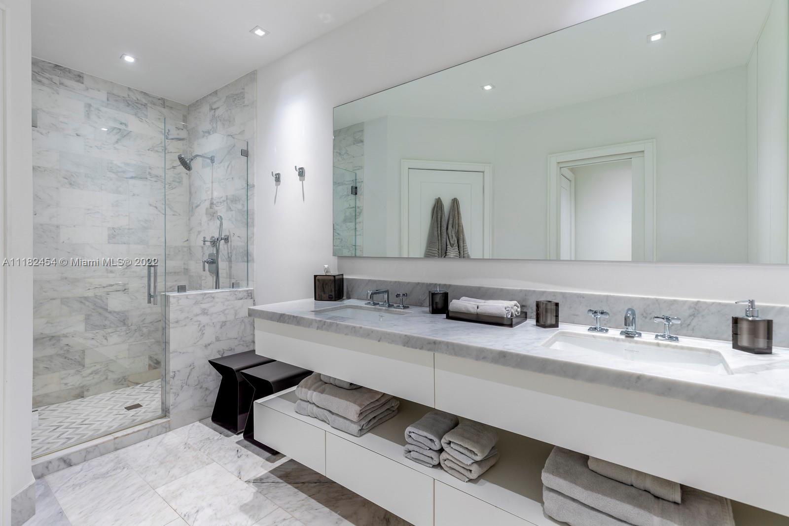 THREE TEQUESTA POINT COND - Residential