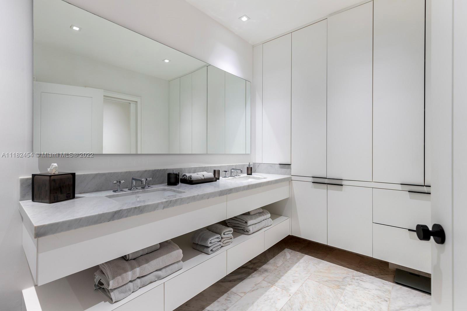 THREE TEQUESTA POINT COND - Residential