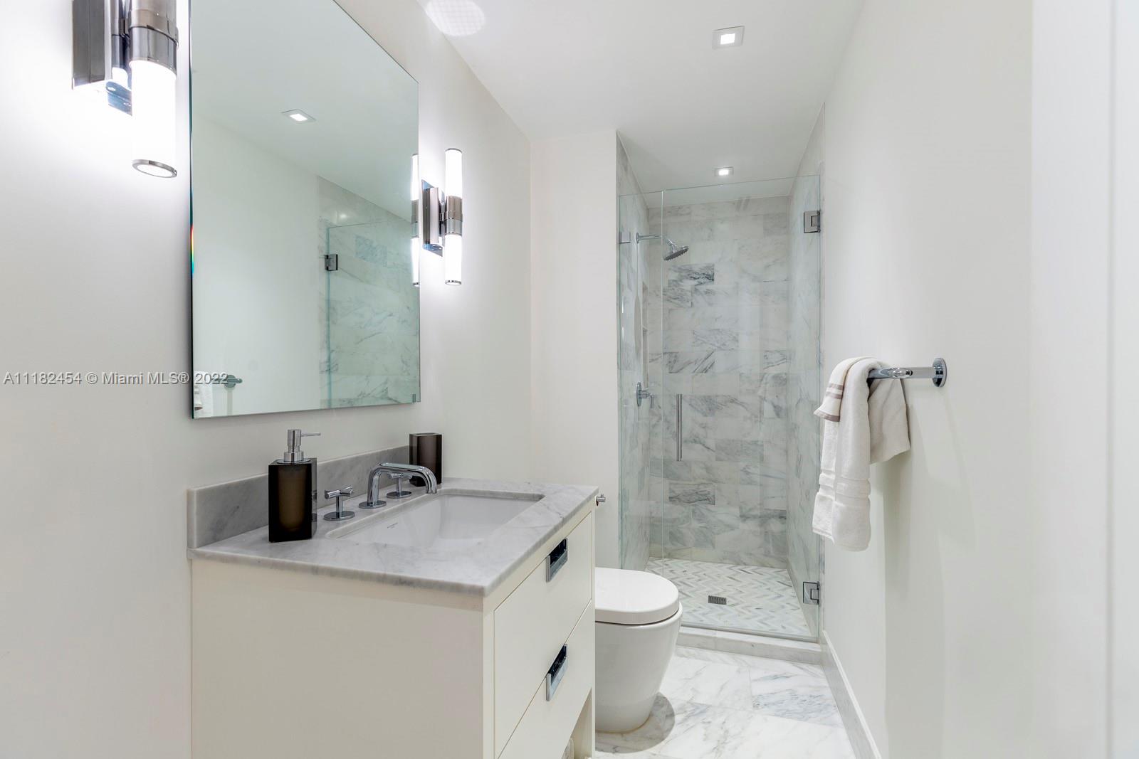 THREE TEQUESTA POINT COND - Residential