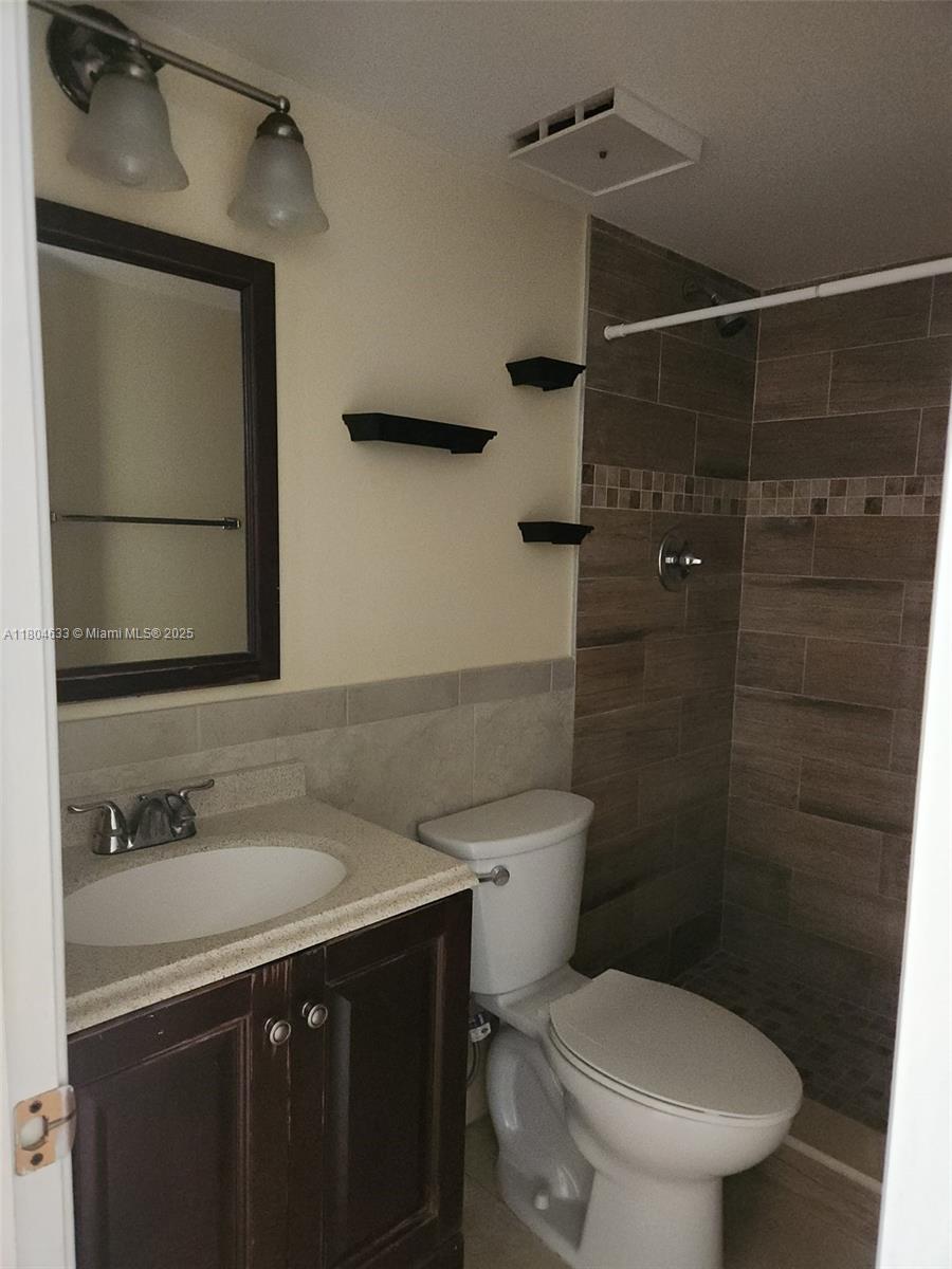 HOLIDAY VILLAGE OF CORAL - Residential Lease