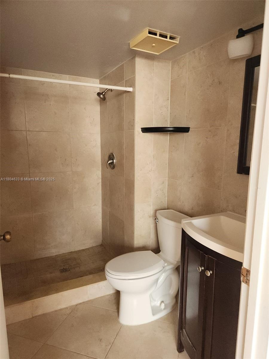 HOLIDAY VILLAGE OF CORAL - Residential Lease