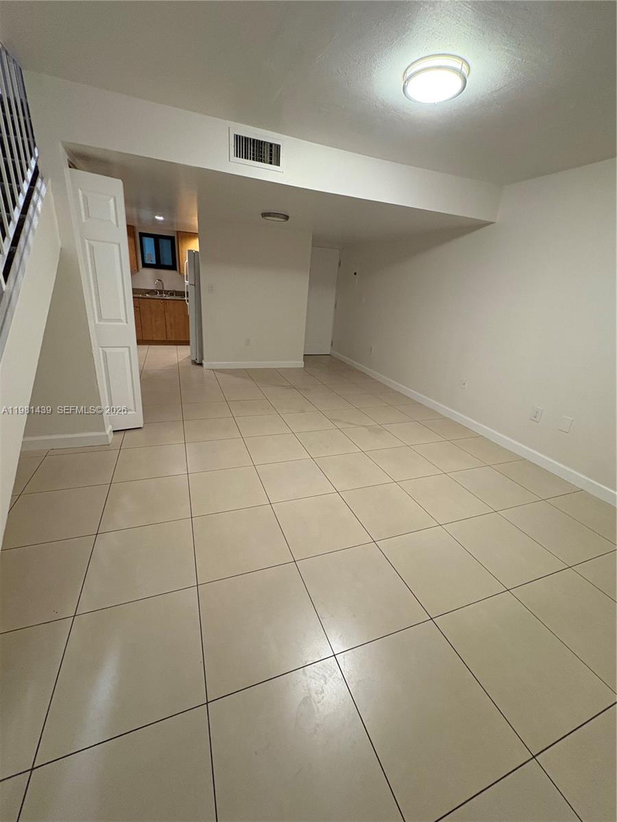 5 OLIVE DRIVE CONDO - Residential Lease