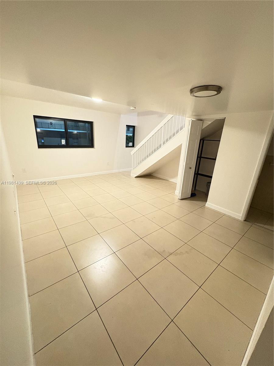 5 OLIVE DRIVE CONDO - Residential Lease