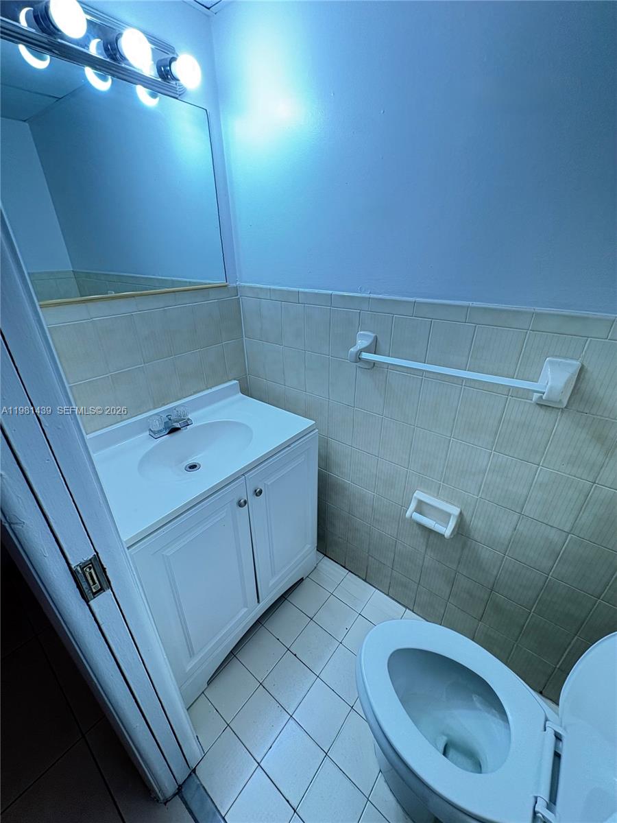 5 OLIVE DRIVE CONDO - Residential Lease