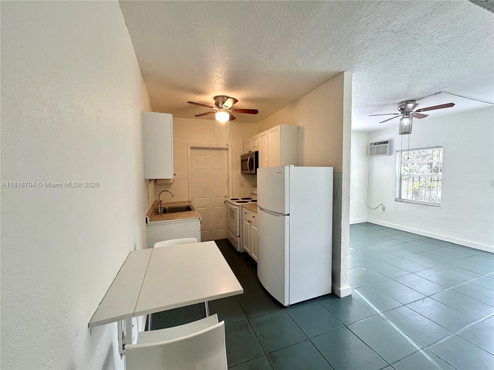 601 NW 90th St 6
