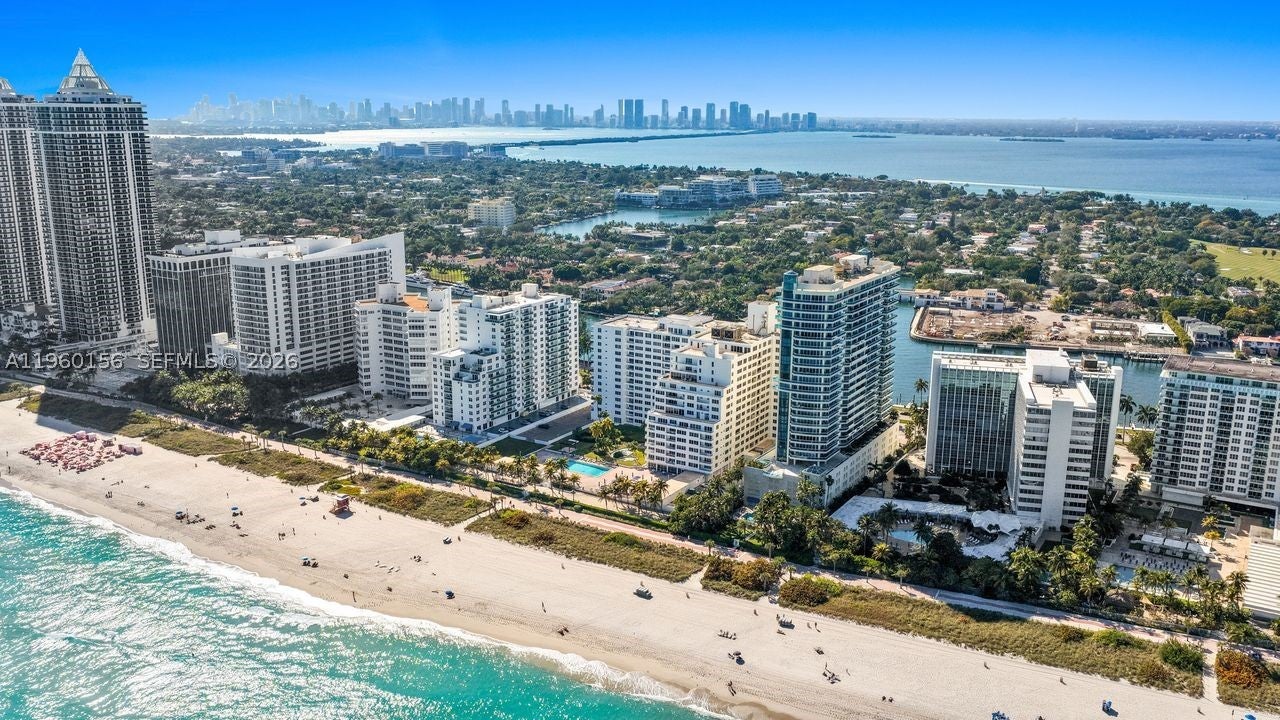 5005 Collins Ave 504