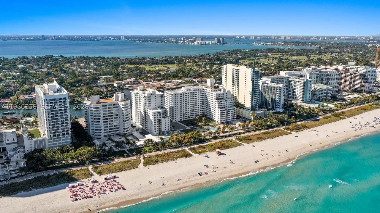 5005 Collins Ave 504