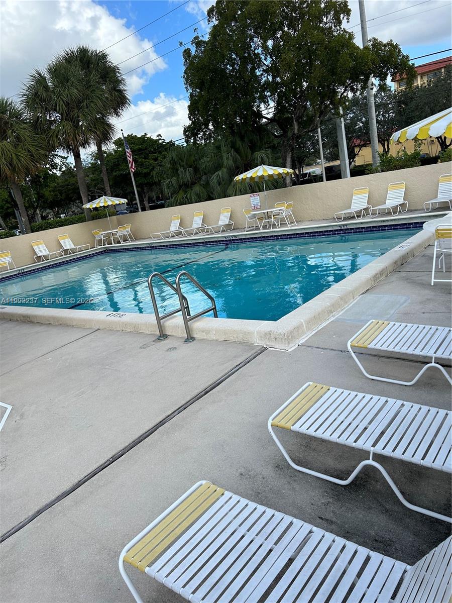 HOLIDAY VILLAGE OF CORAL - Residential