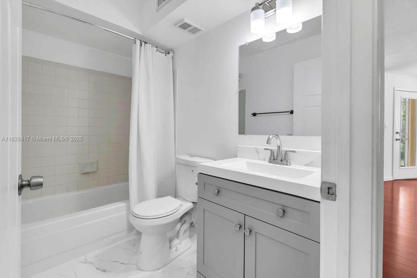 SAILBOAT POINTE CONDO - Residential