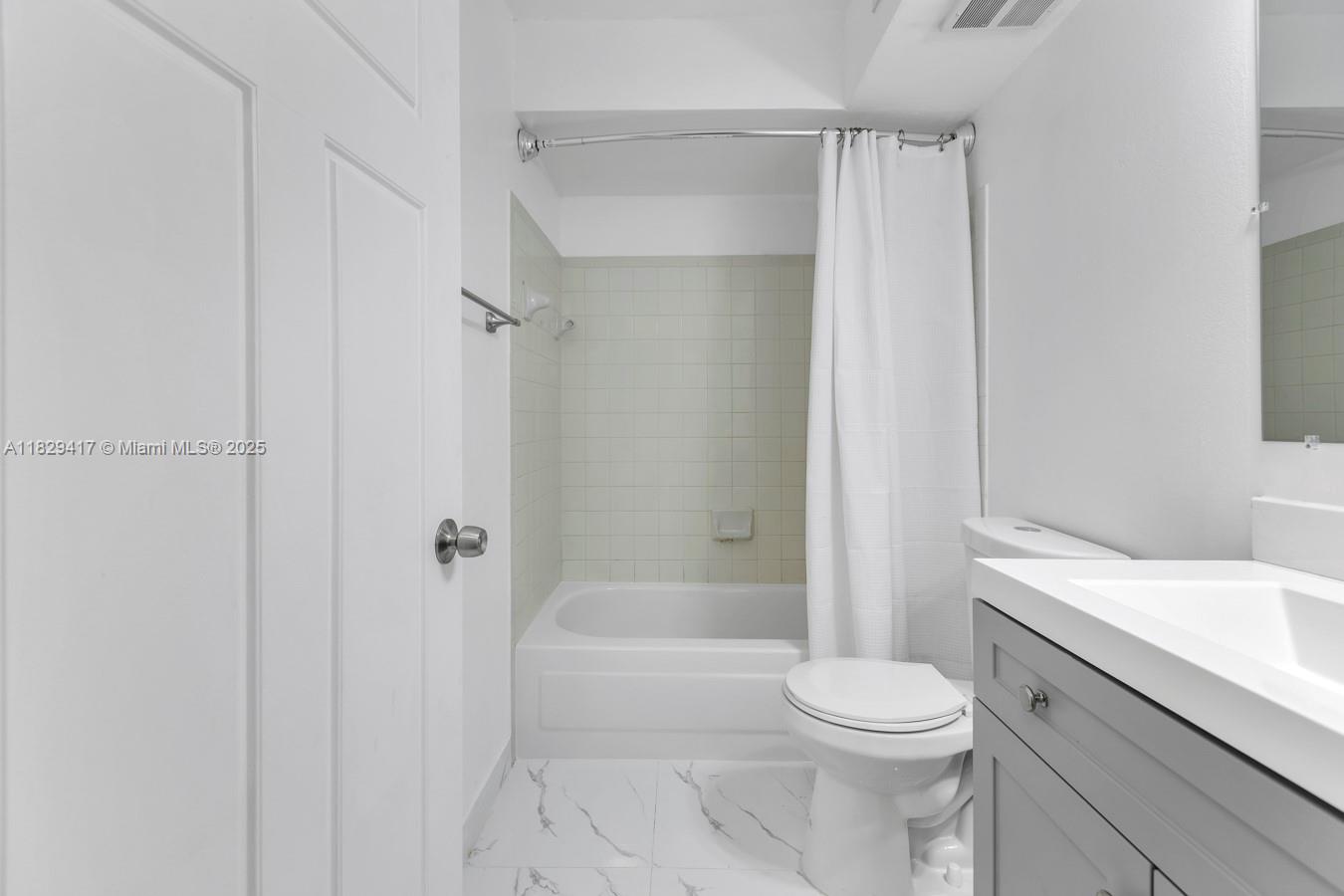 SAILBOAT POINTE CONDO - Residential