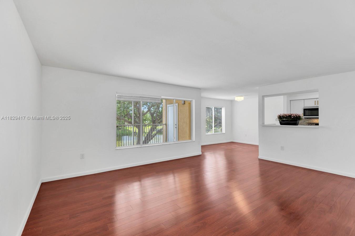 2341 NW 33rd St 409, Oakland Park, FL, 33309/$279,000 2 2341 NW 33rd St 409