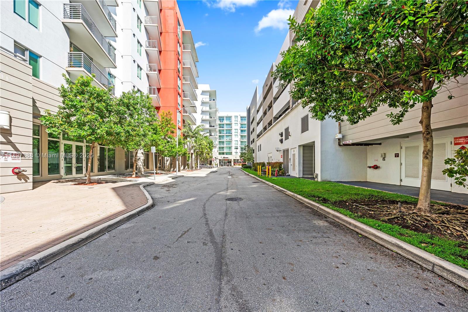 GRAND BAY COMMONS SOUTH - Residential